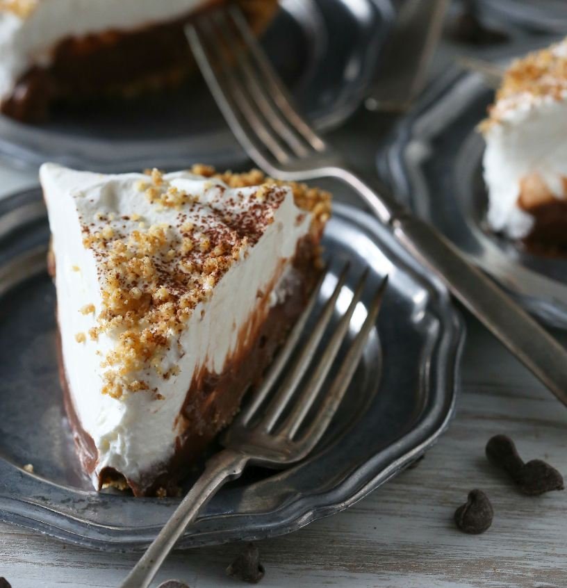Chocolate-Orange Pudding Pie with Pretzel Crust