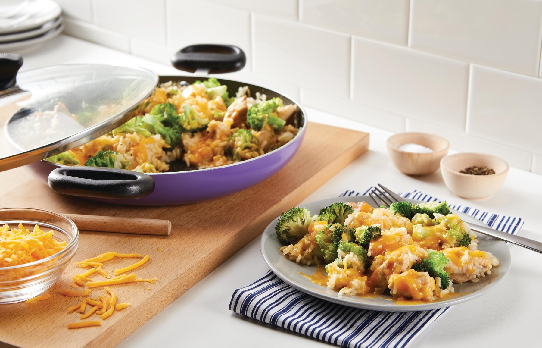 One-Pan Cheesy Chicken and Broccoli Rice