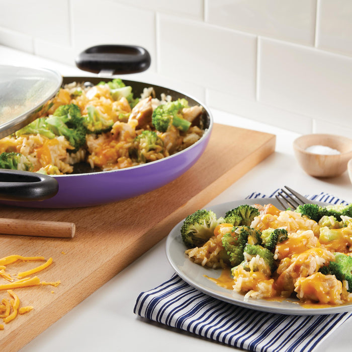 One-Pan Cheesy Chicken and Broccoli Rice