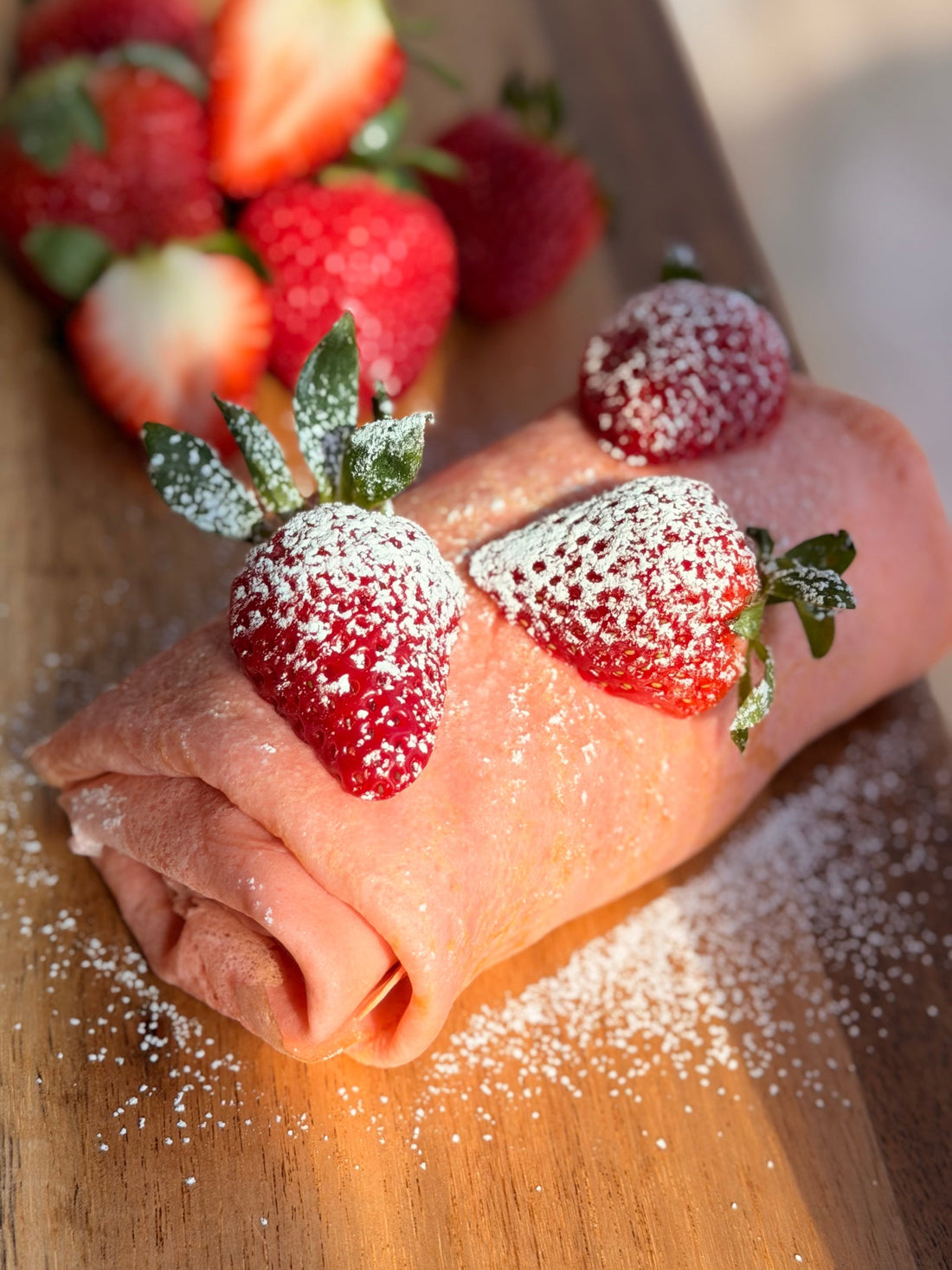 Strawberry Crepe Roll 