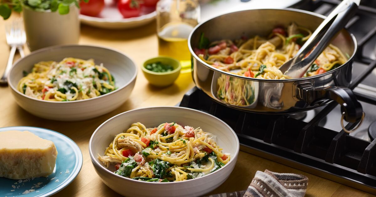 One-Pan Chicken Florentine Spaghetti