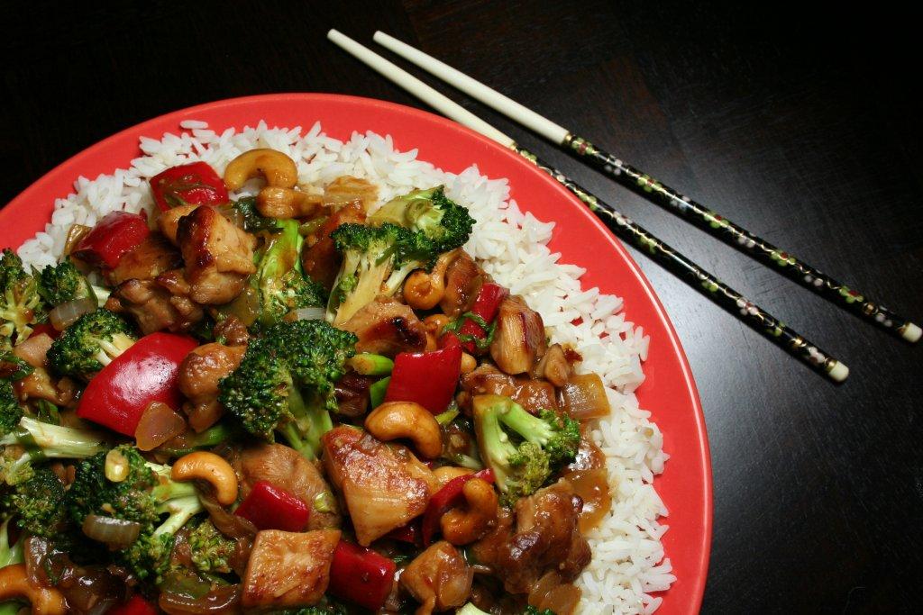 Spicy Hoisin Chicken and Cashew Stir-Fry