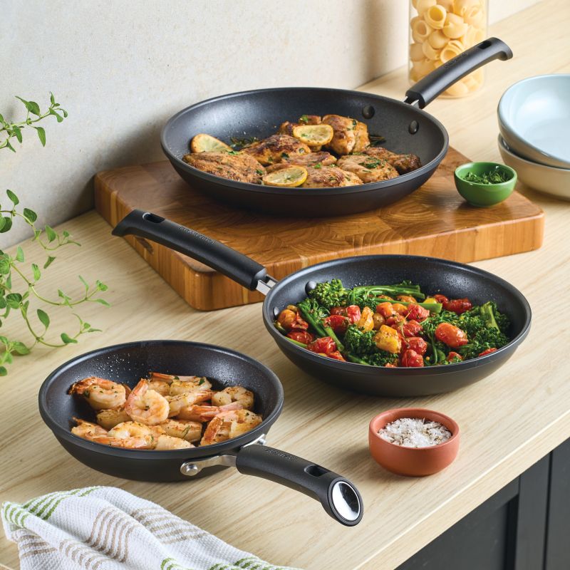 8.25, 10, and 12.25-Inch Nonstick Frying Pan Set - Black