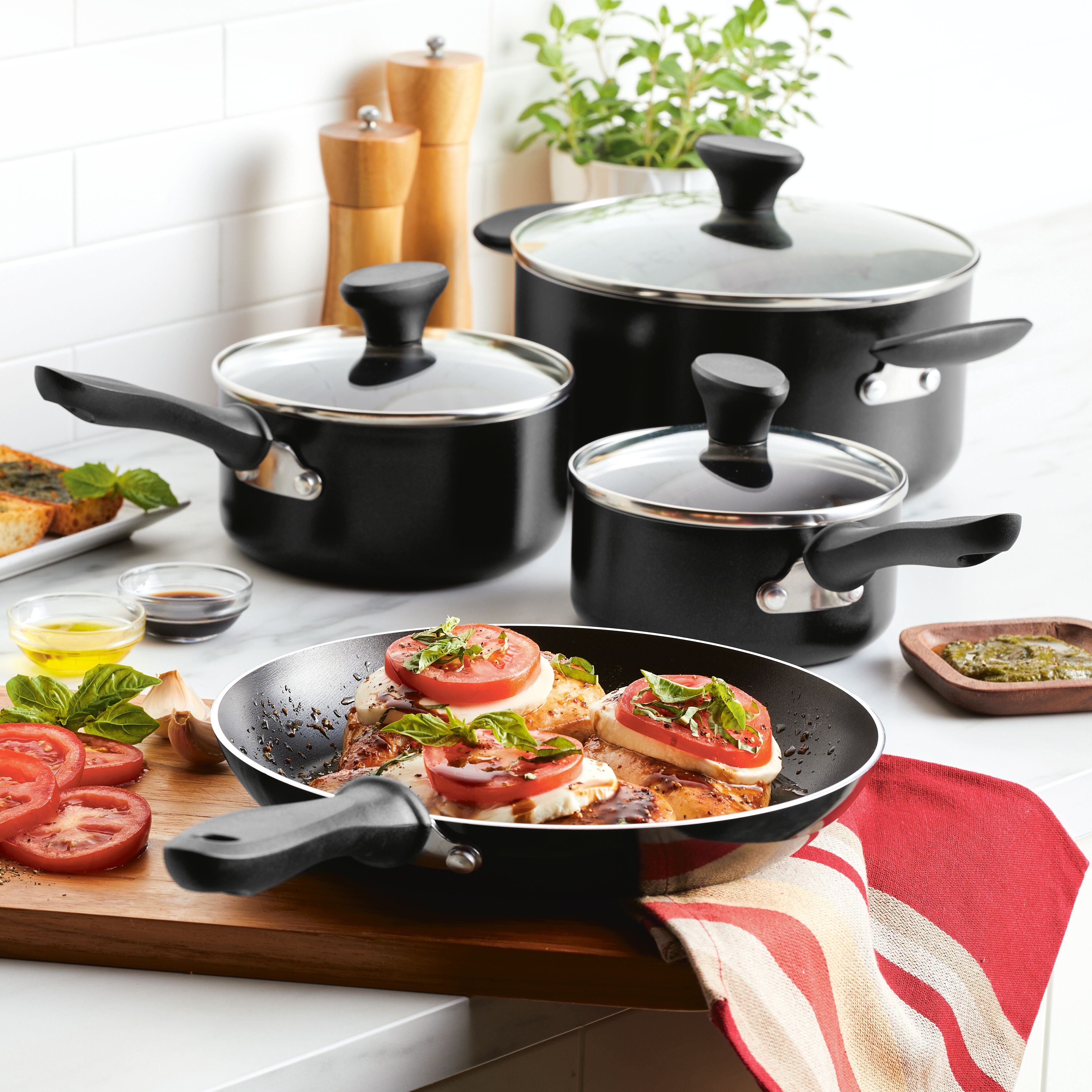 12-Piece Nonstick Cookware Set — Farberware Cookware
