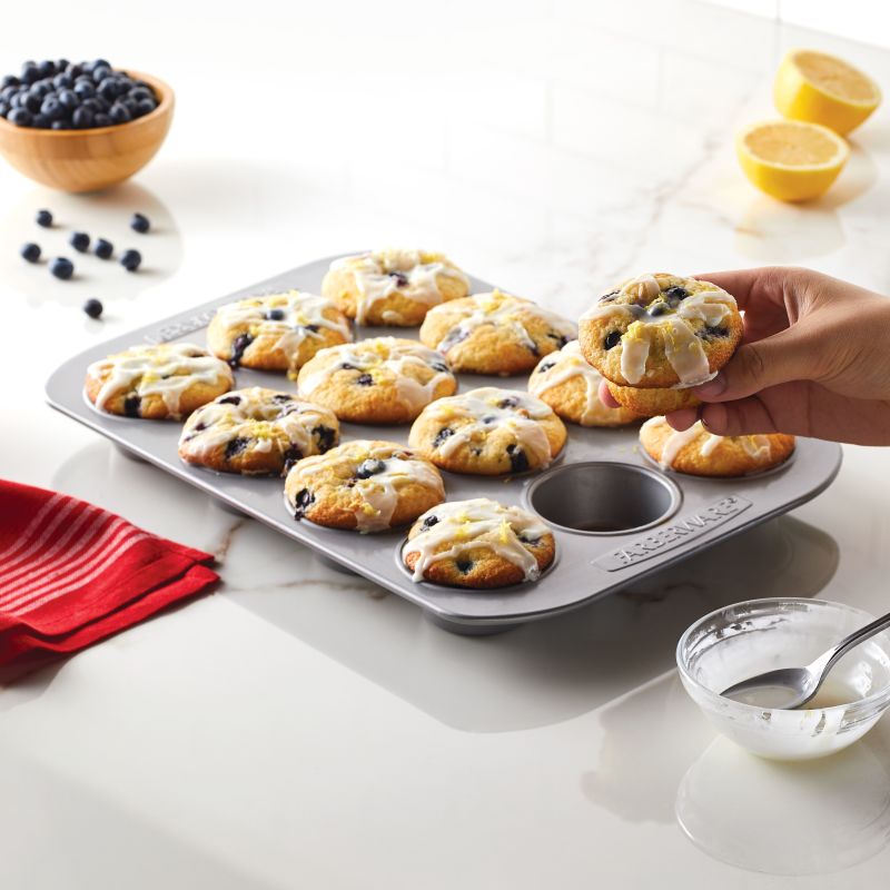 Bakeware 12-Cup Muffin Pan