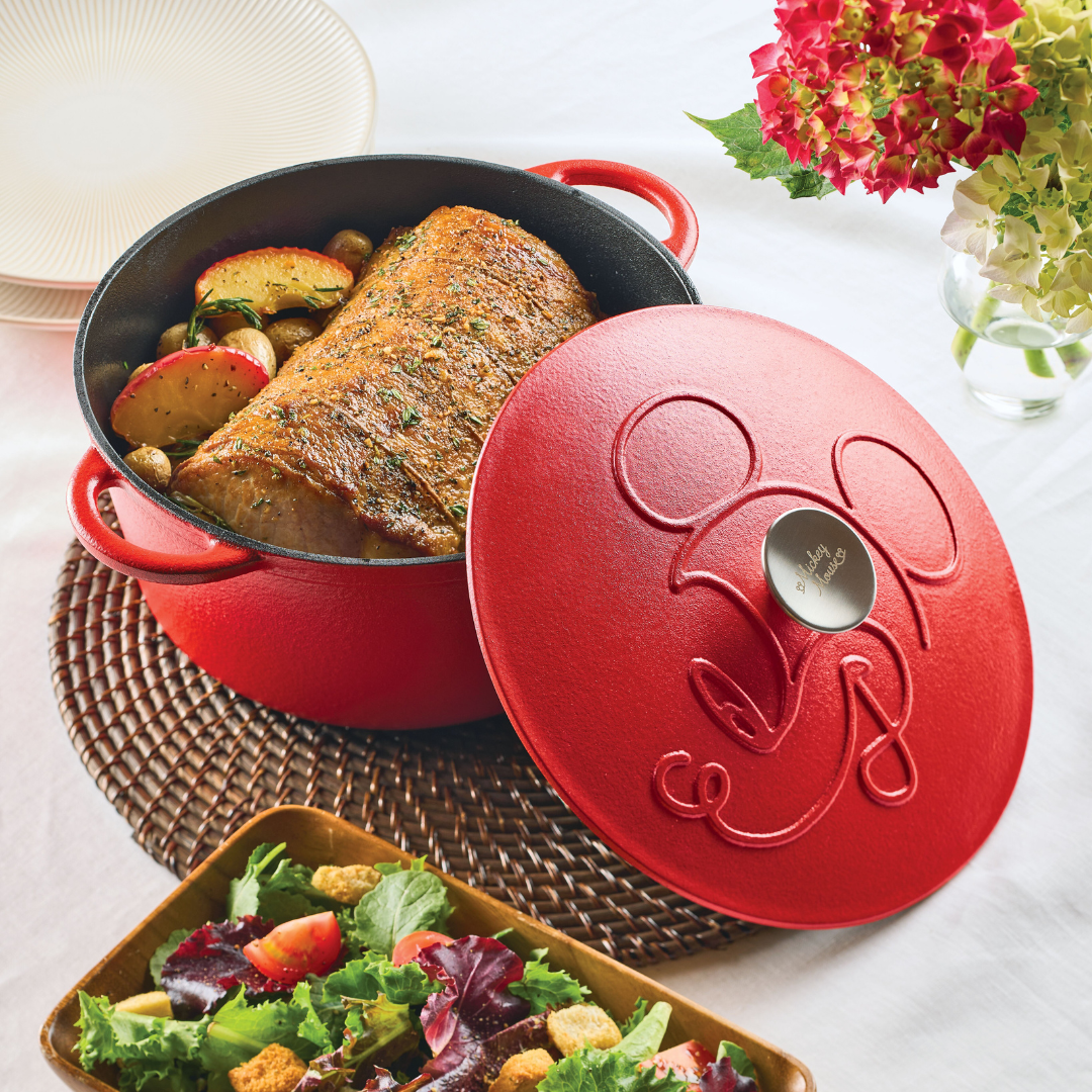 Bon Voyage 4.75-Quart Pre-Seasoned Cast-Iron Dutch Oven - 